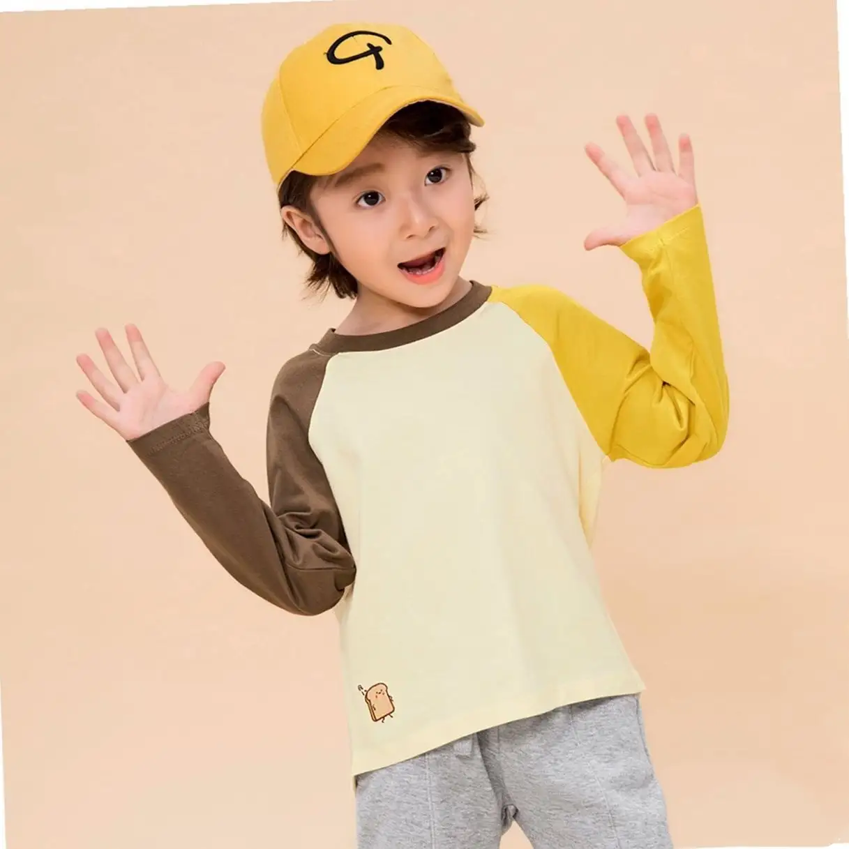 With Children In Color Raglan Long-Sleeved T-shirt With