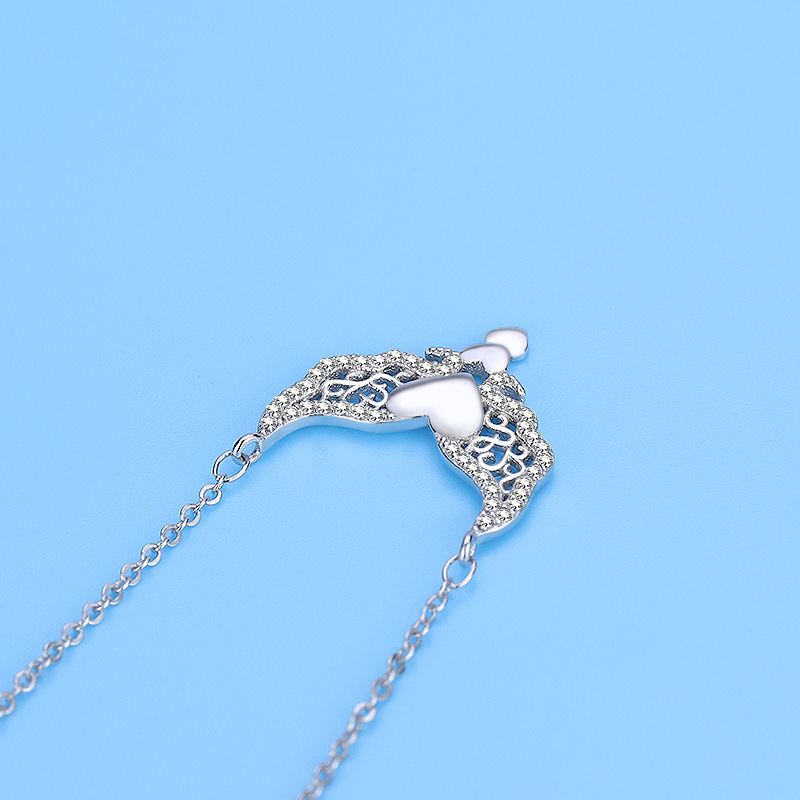 Heart Necklace Heart With Heart Wings Clavicle