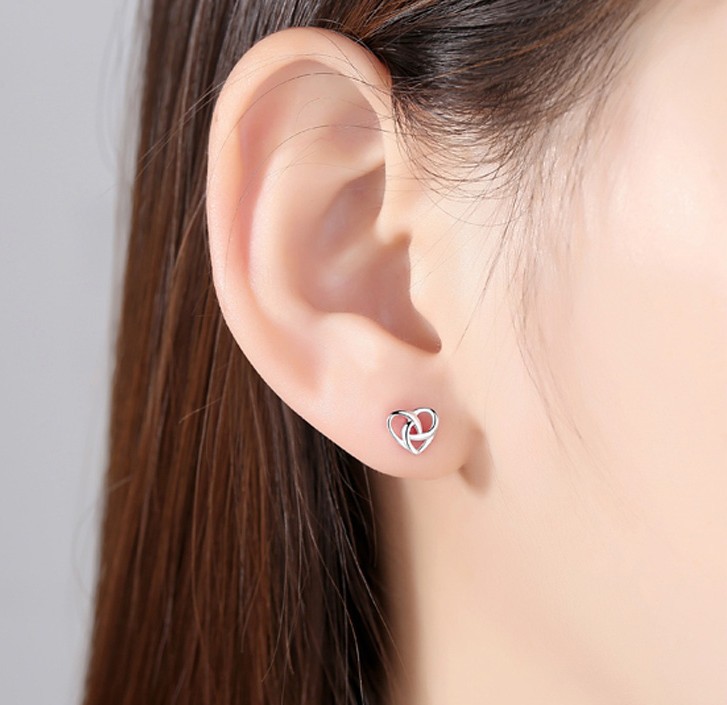 Heart Shaped Earrings With Korean Temperament