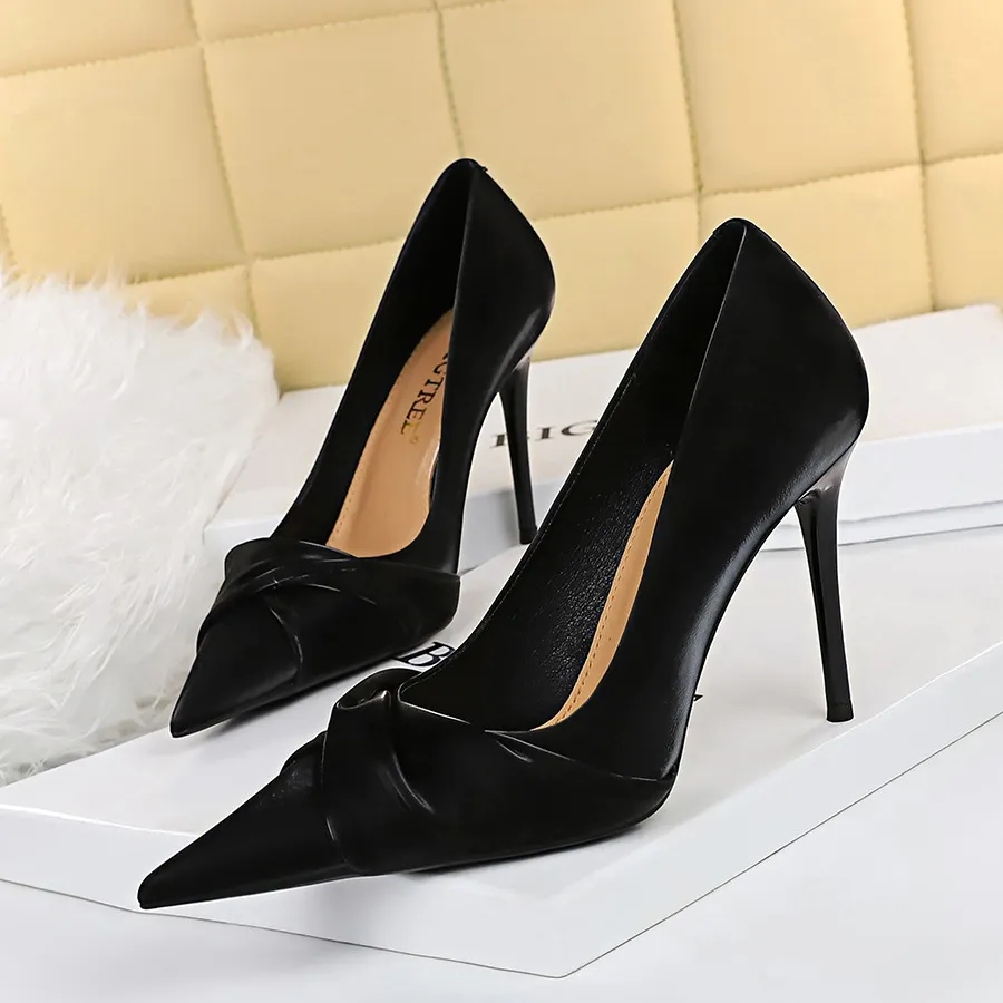 Women's Slim Shallow Pointed Bow High Heels - Black