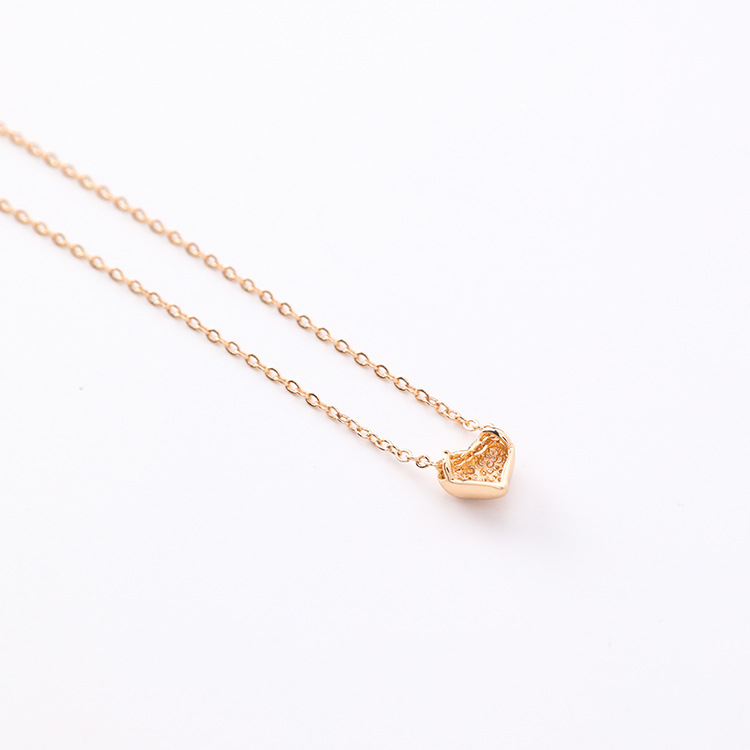 Korean version of the  and versatile small heart heart love necklace clavicle chain
