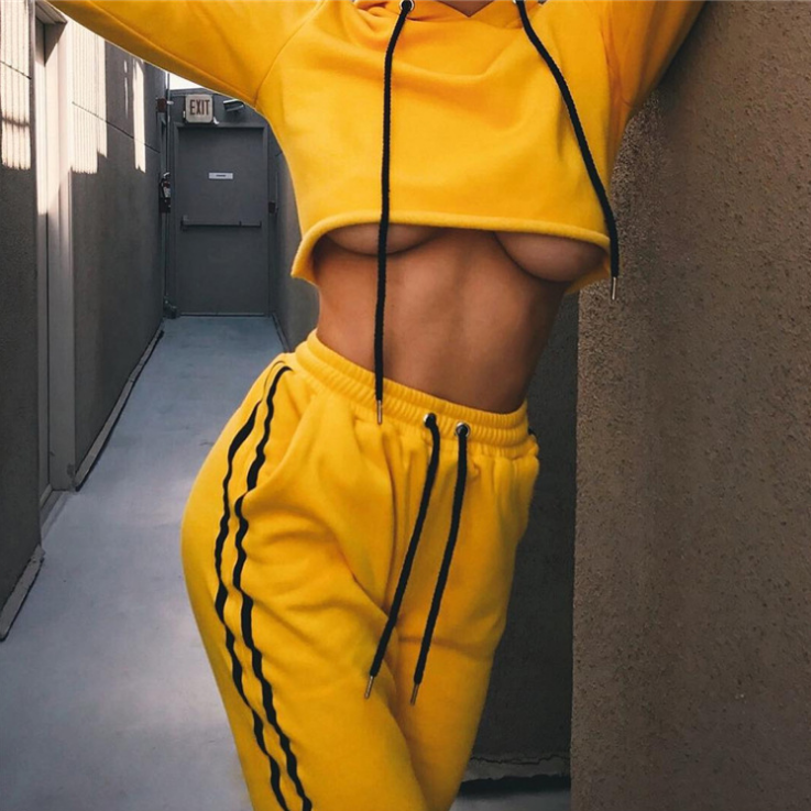 Fashion hooded long sleeve yellow sports suit