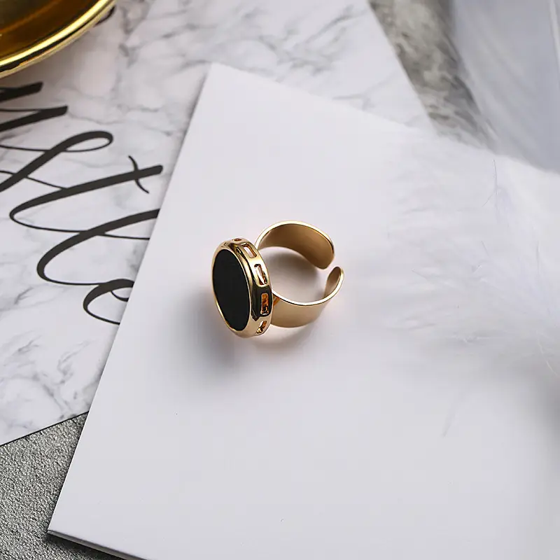 Japanese and Korean version of the round decorative ring Female exaggerated index ring personalized hipster black velvet ring ring