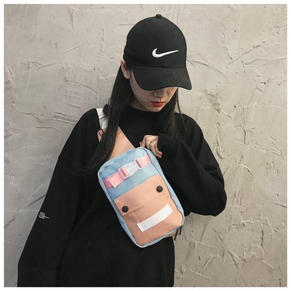 Contrast chest bag female