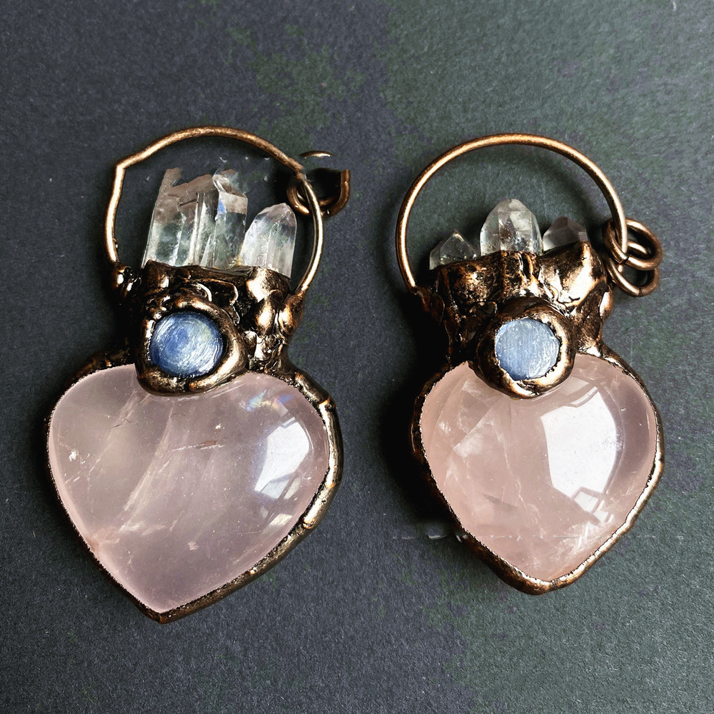 Natural Crystal Crystal Heart-shaped White Crystal Pillar Aquamarine
