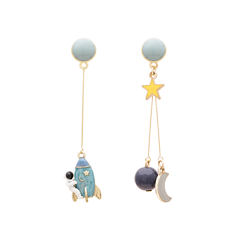 Earrings round face look thin earrings