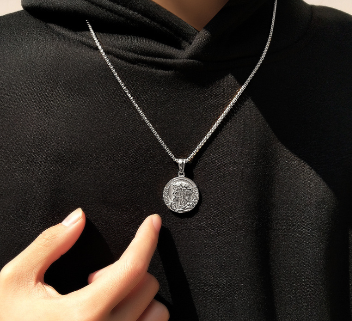 Jesus pendant Silver - Shop at LoveMi