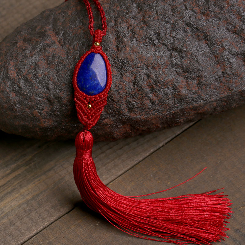 Crystal necklace can be used as a hanging jewelry