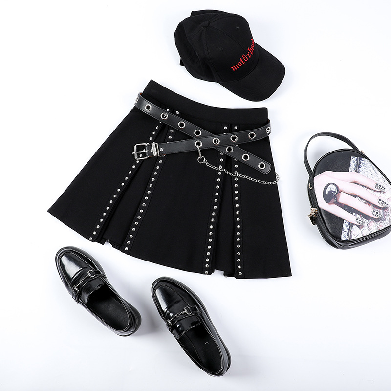 تنورة مطوية بخصر مطاطي