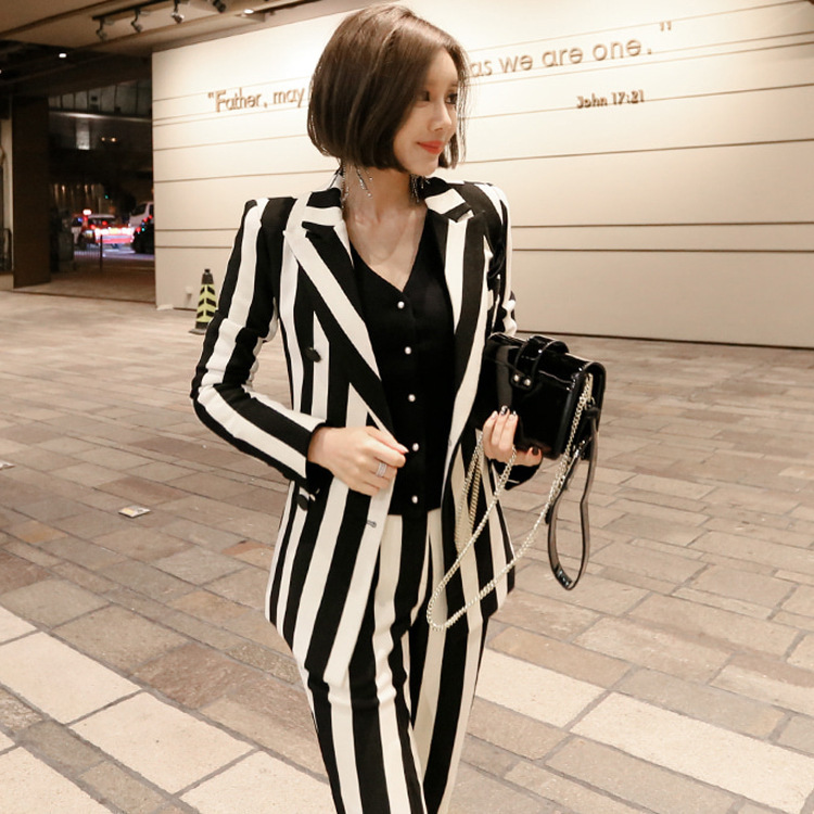 Double breasted striped professional suit