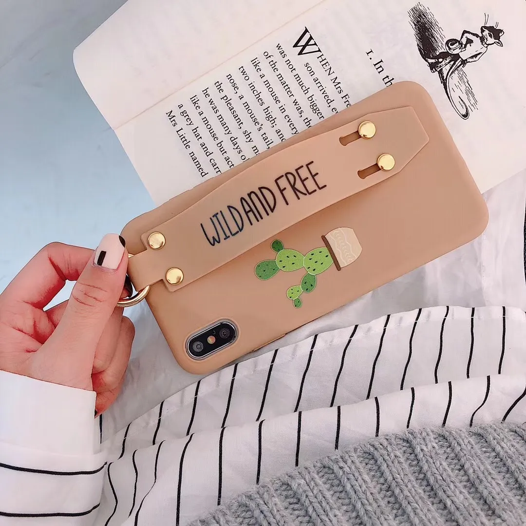 Wristband holder phone case – image 4