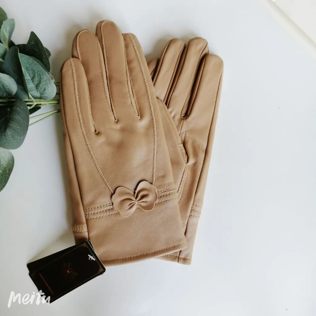 Butterfly Korean style split finger women gloves - Longan Yellow
