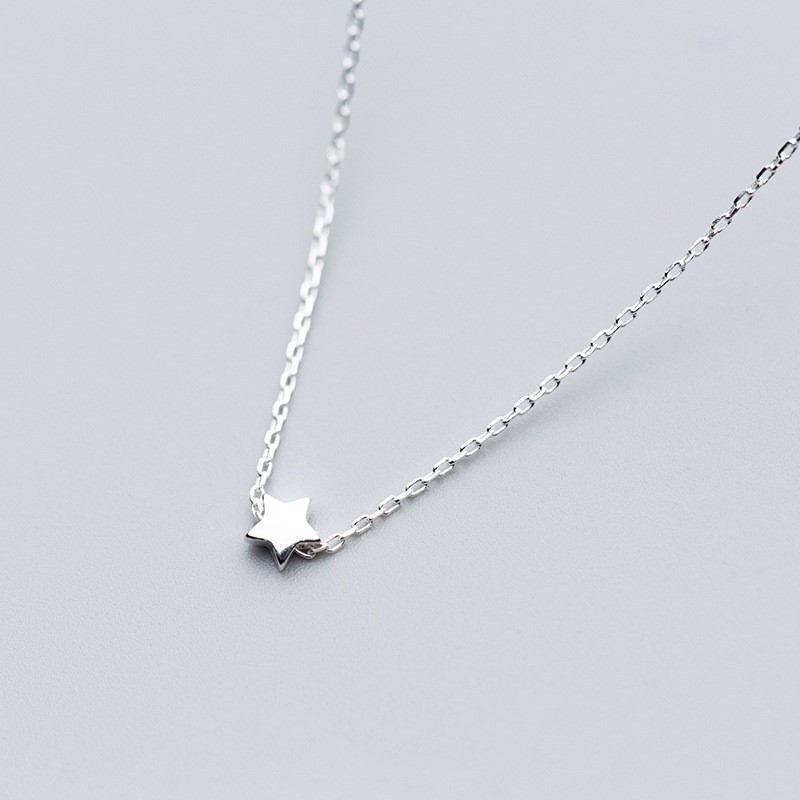 Small five pointed star short clavicle chain