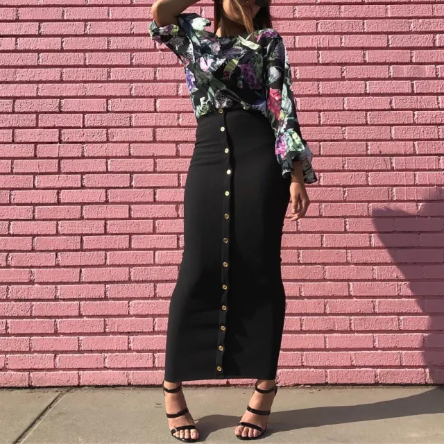Long and short bag hip knitted skirt Black - Shop at LoveMi