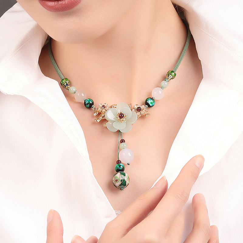 Necklace female clavicle chain agate tide net red fashion retro style sweater chain