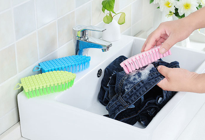 Laundry brush