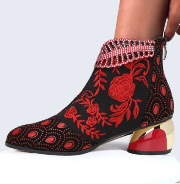 Martin women's short boots with thick heels - Red