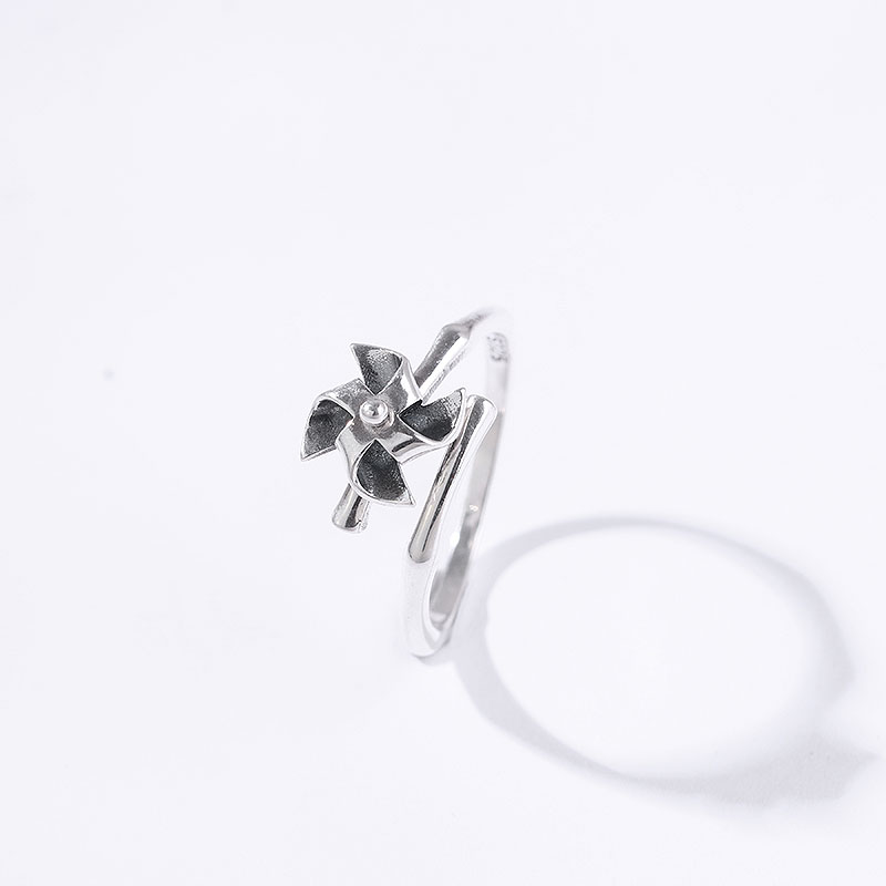 Revolving windmill ring