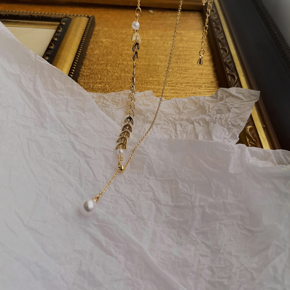 Metal fish tail length adjustable necklace