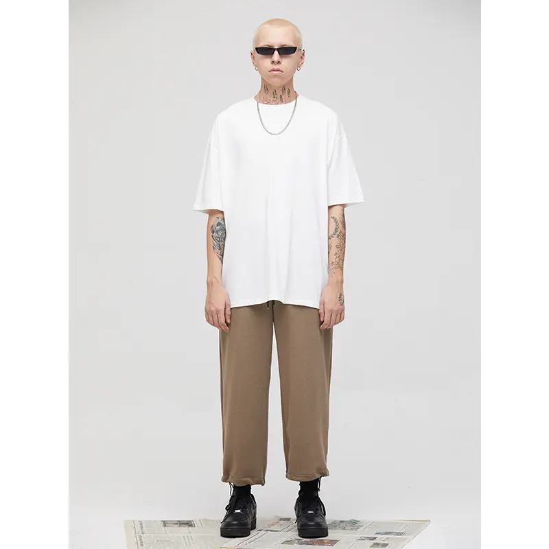 Loose cropped trousers