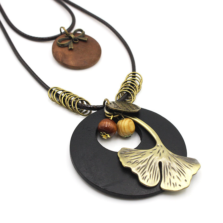 Ginkgo leaf sweater chain Black - Shop at LoveMi