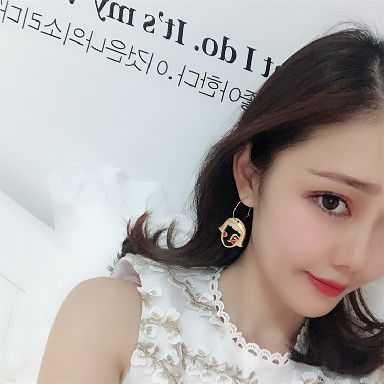 Personality wild shy blush girl earrings geometric circle earrings