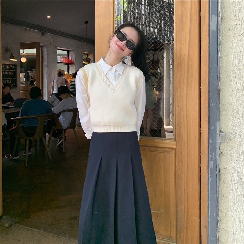 Vintage V-neck knitted vest