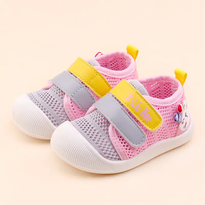 Mesh hole shoes