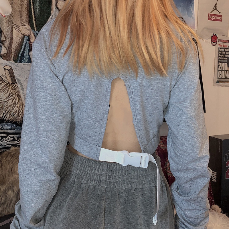 Short hooded sweater