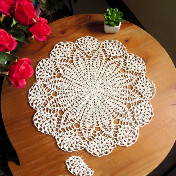Lace European round cushion