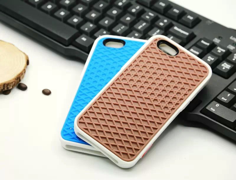 Waffle sole silicone phone case - Image 19