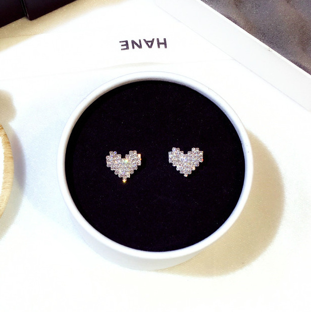 Rhinestone heart-shaped temperament earrings