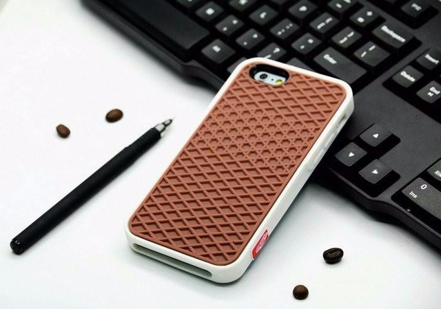 Waffle sole silicone phone case - Image 20