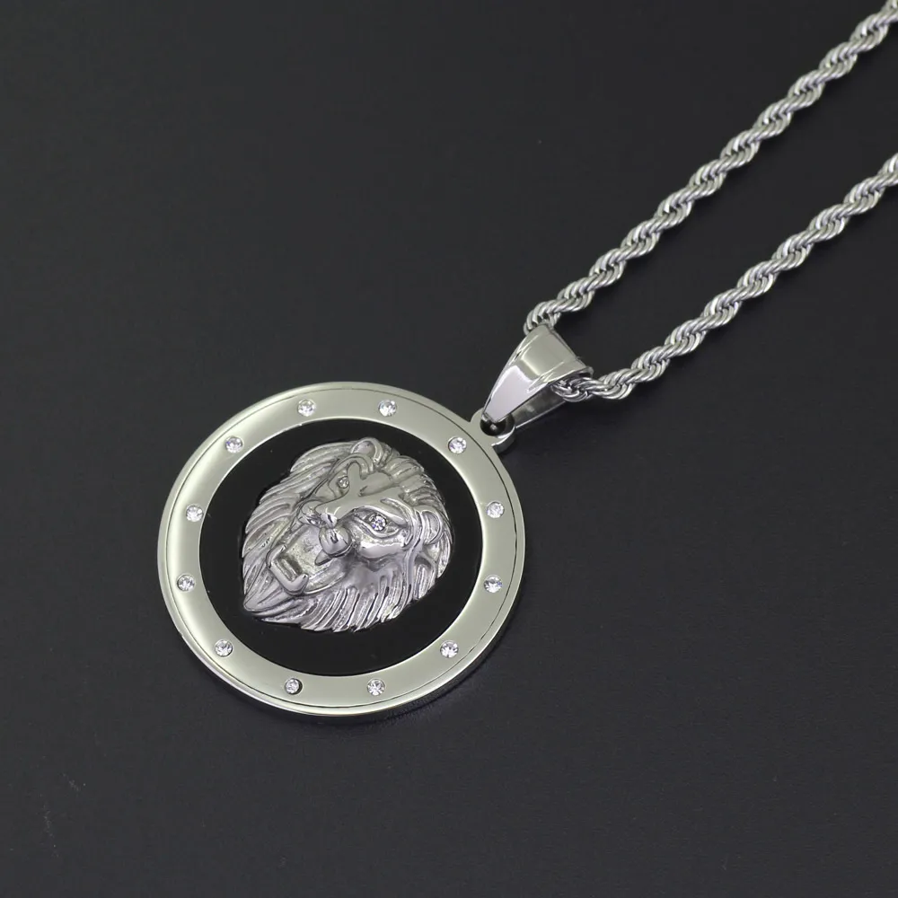 Round lion head pendant - Silver