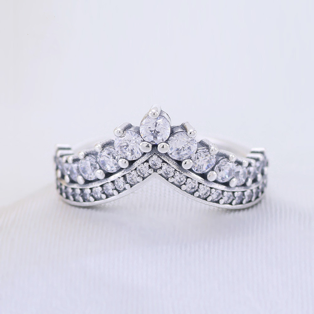 Princess wish to wear zircon crown ring