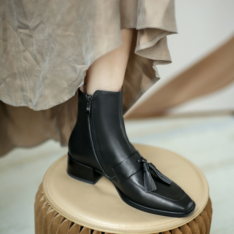 Mid heel short boots