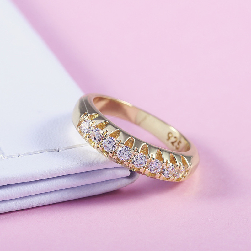 Single row zircon gold-plated ring