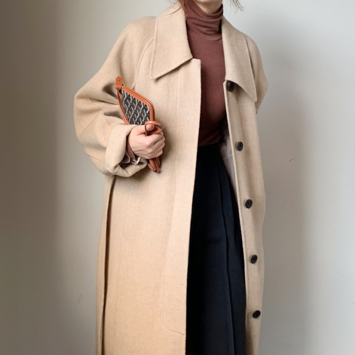 Ladies mid-length woolen coat