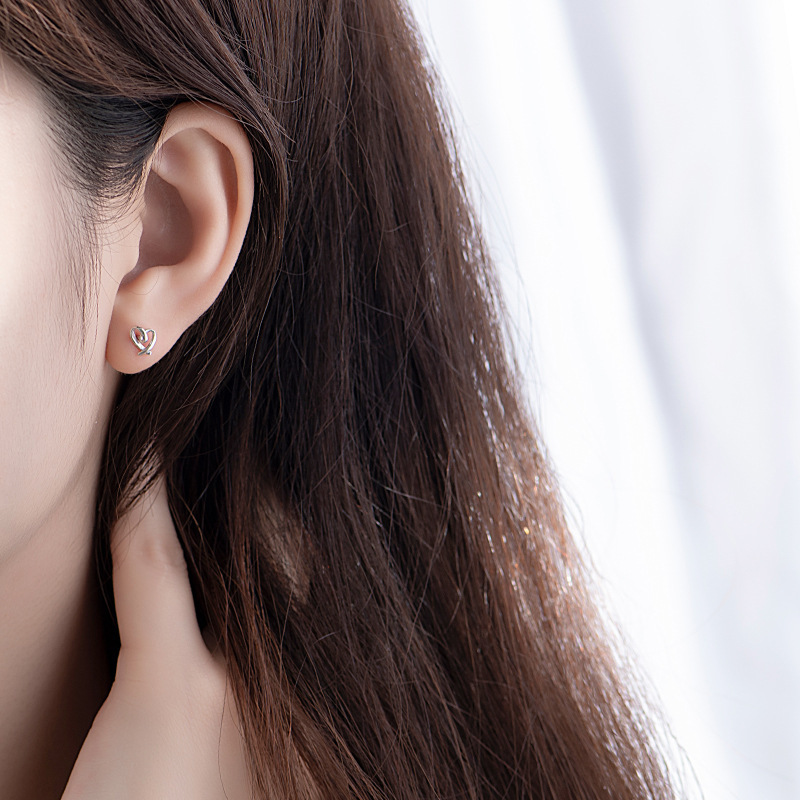 Heart-shaped earrings female sweet mini hollow love earrings