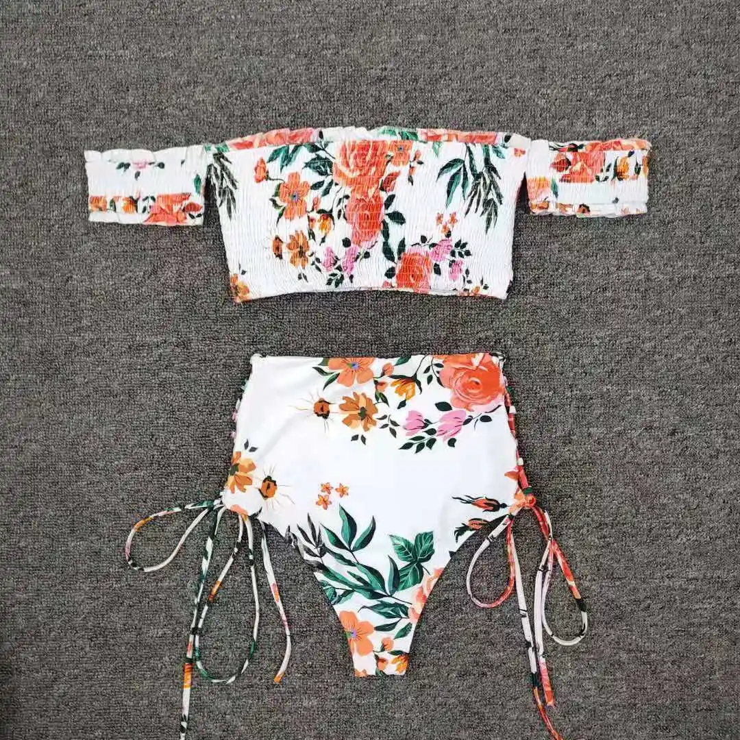 Printed bikini split