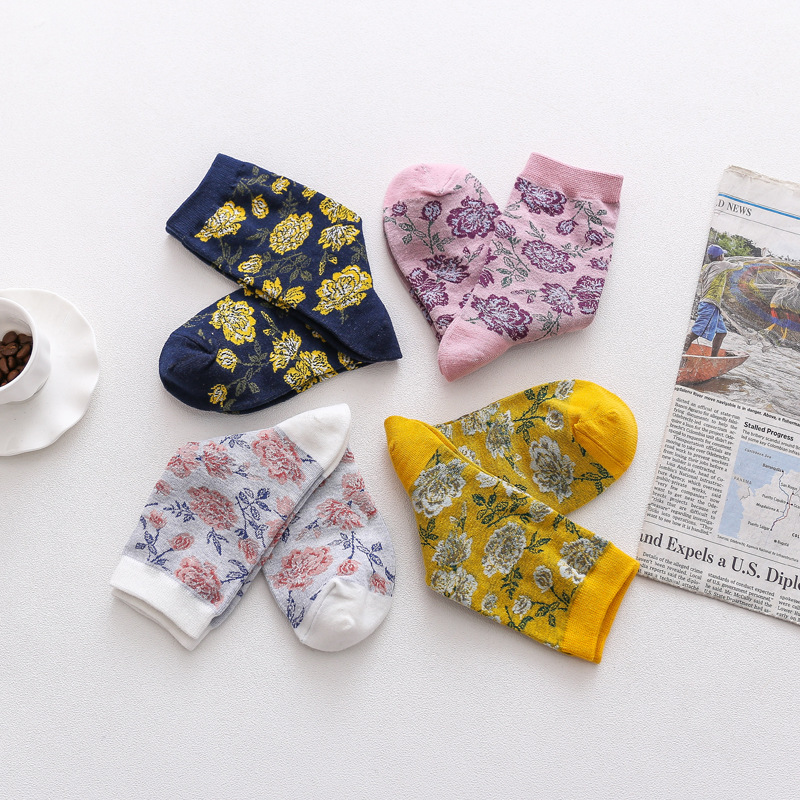 Medium tube color socks