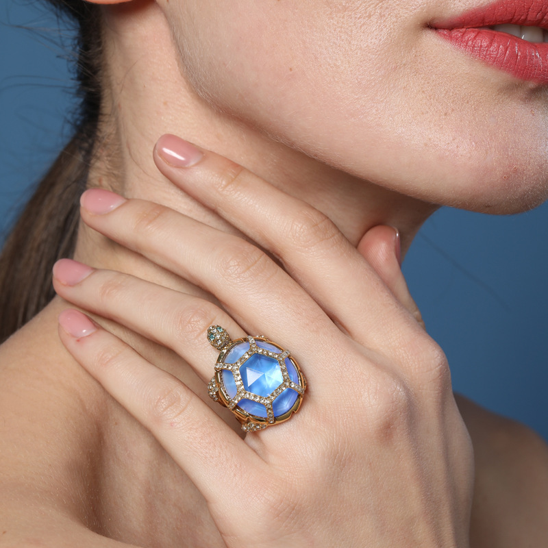 Full diamond three-dimensional turtle texture ring