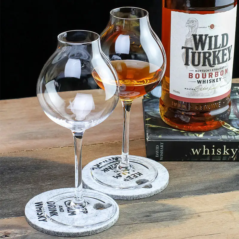 Professional bartender tasting wind and fragrance cup