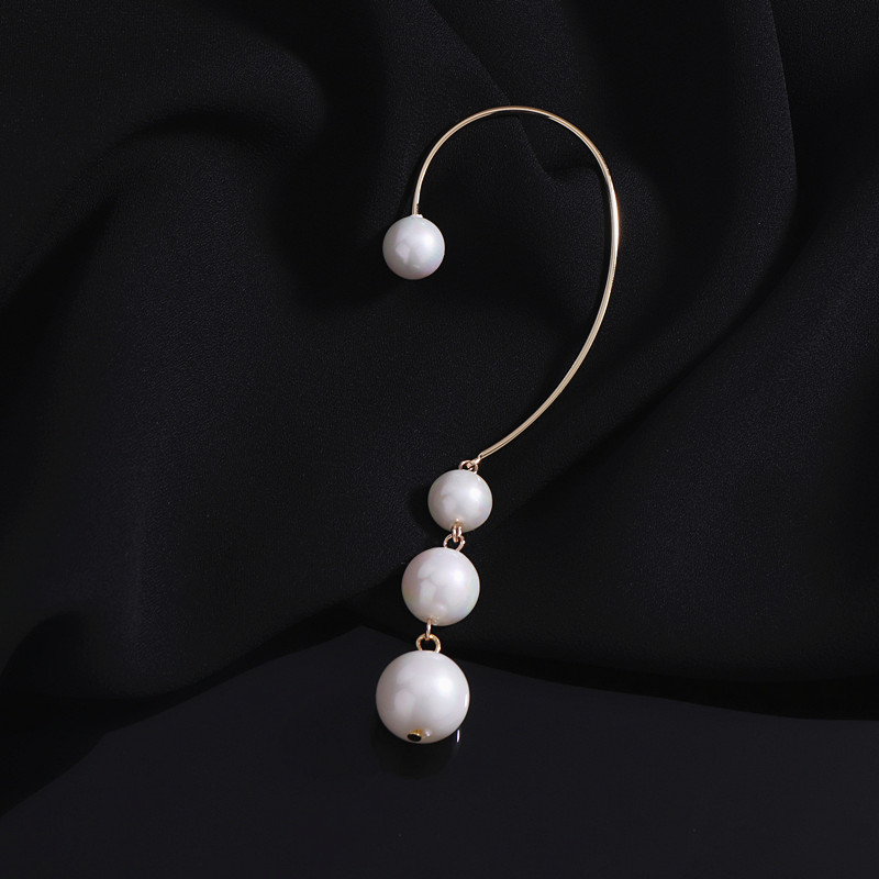 Vintage pearl tassel ear hook