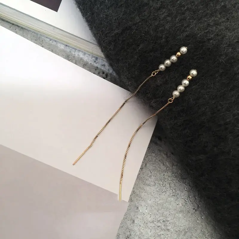 Exaggerated string studs