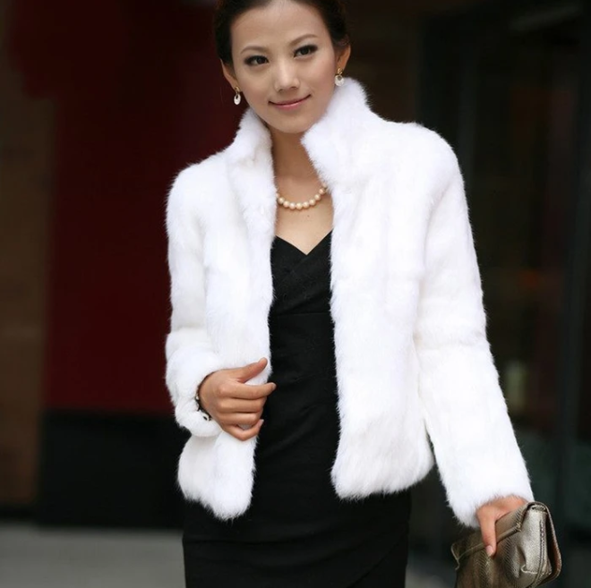 Long - sleeved stand - collar fur coat