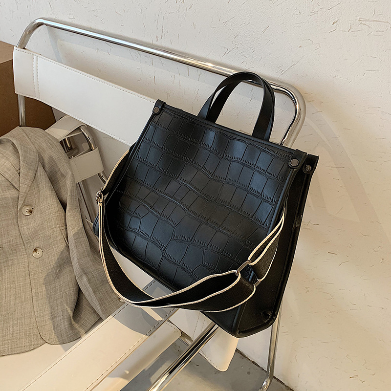 Women's portable shoulder bag with stone pattern