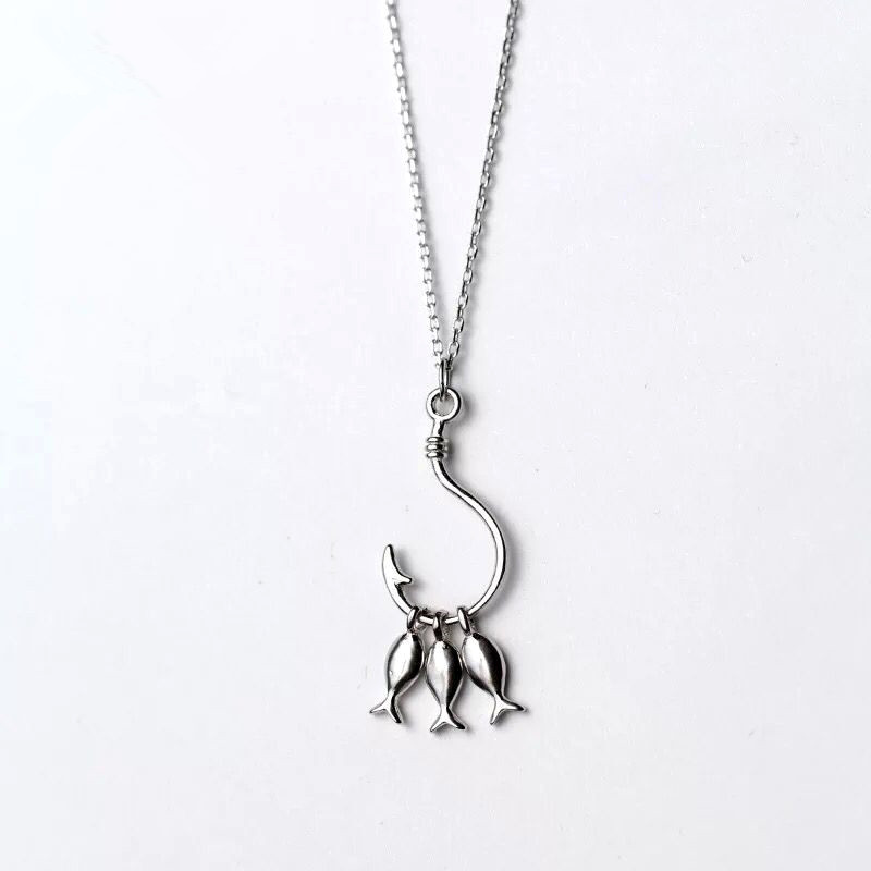 Three little fish ladies clavicle chain
