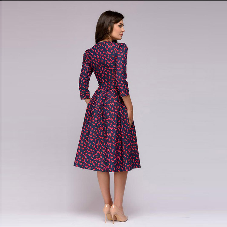 Small floral 3/4 sleeve round neck dress