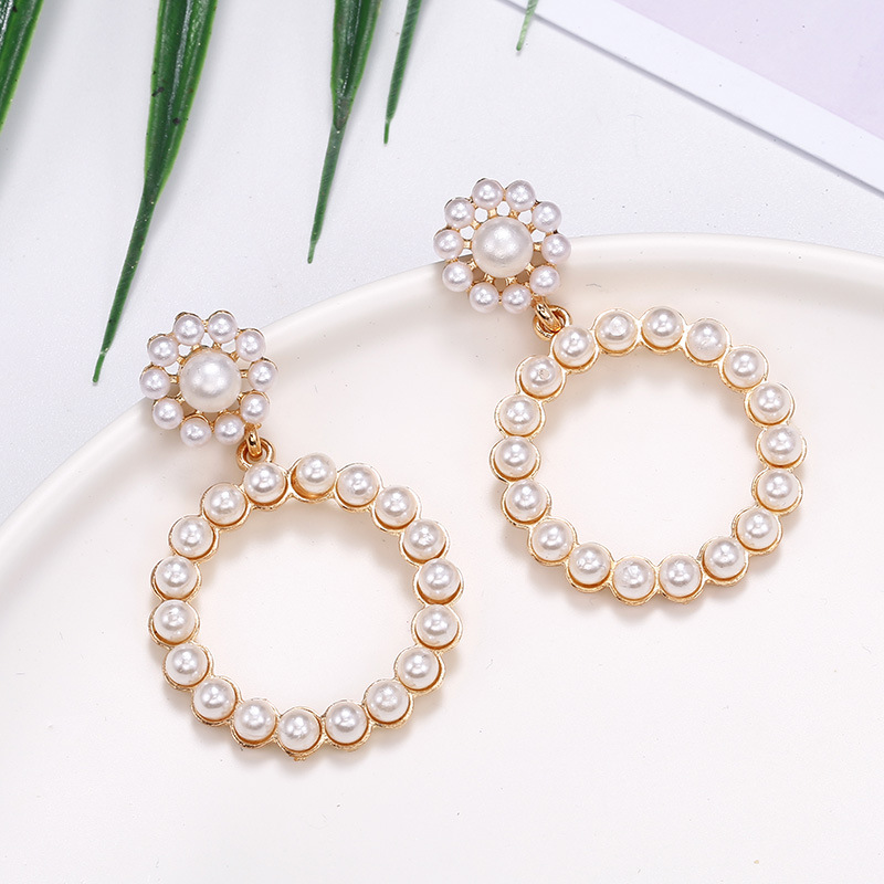 Elegant pearl earrings